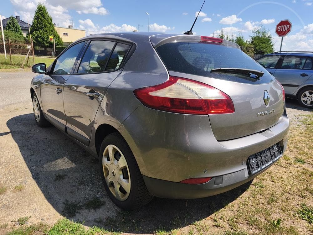 2011 Renault MEGANE - 5