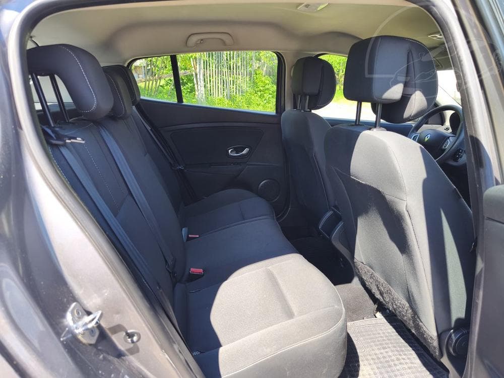 2011 Renault MEGANE - 8