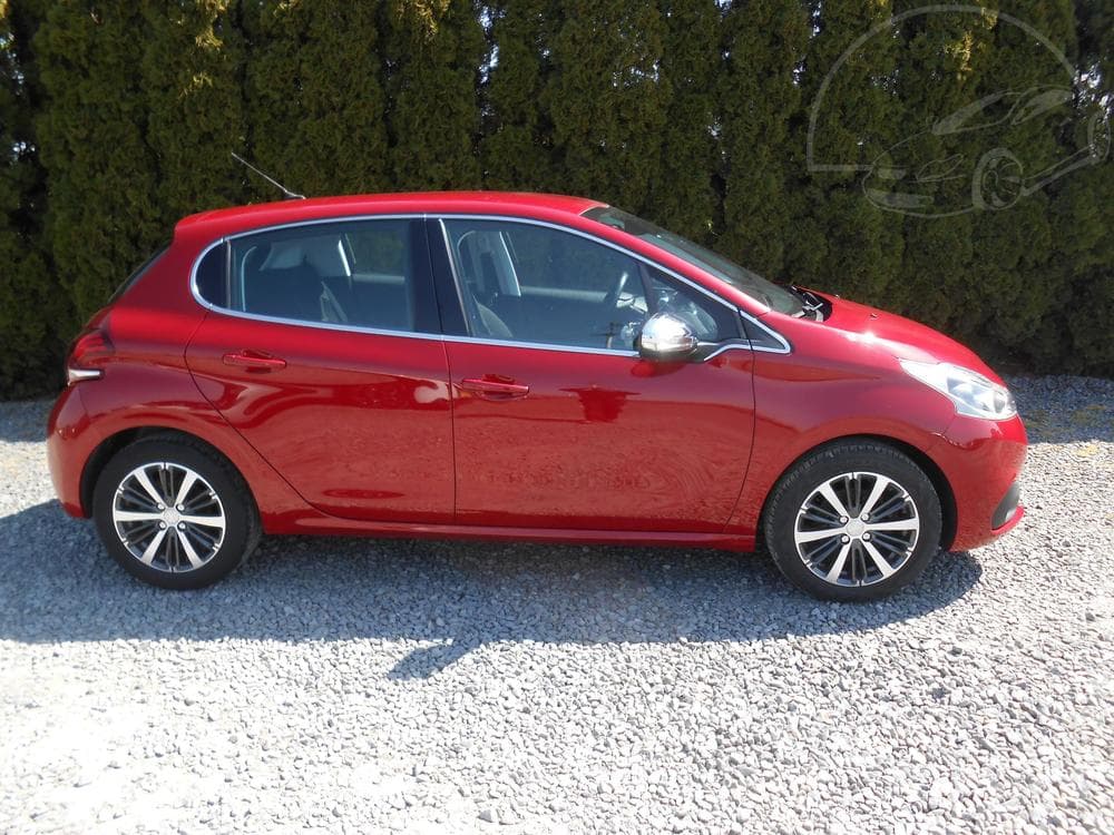 2017 Peugeot 208 - 5