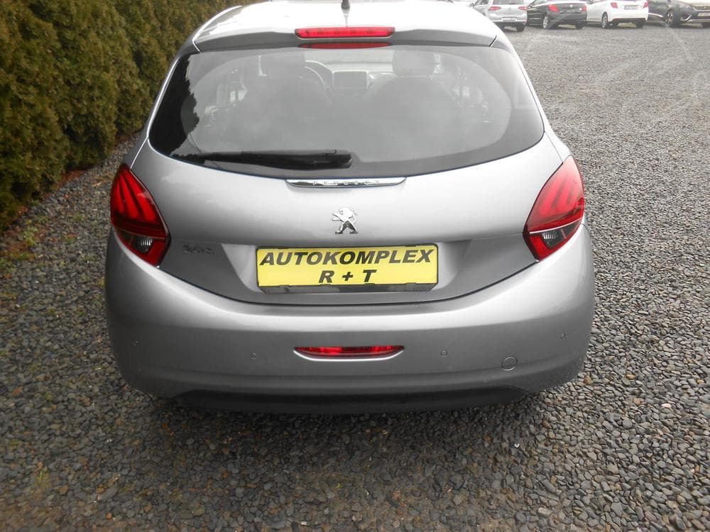 2018 Peugeot 208 - 6