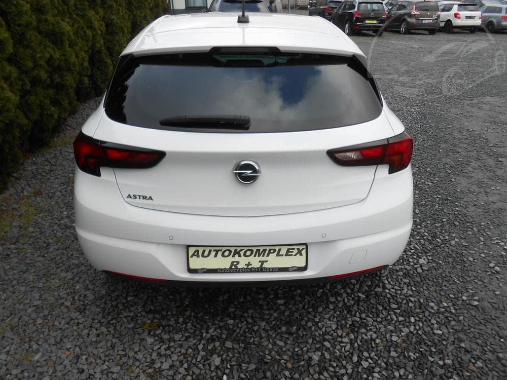 2020 Opel ASTRA - 16