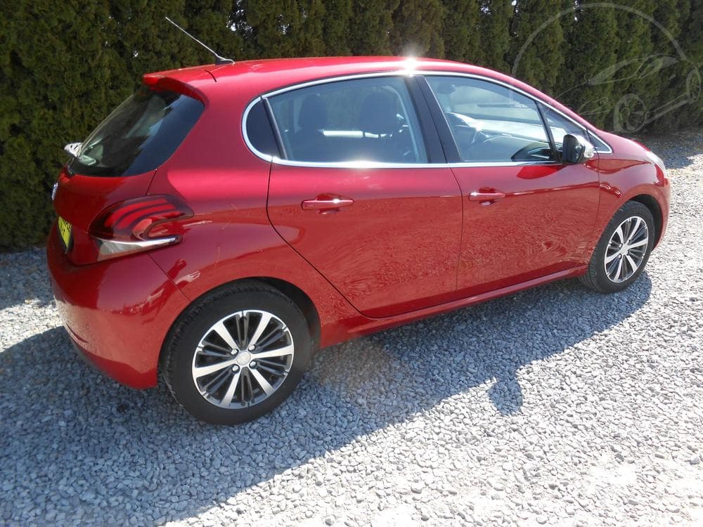 2017 Peugeot 208 - 6