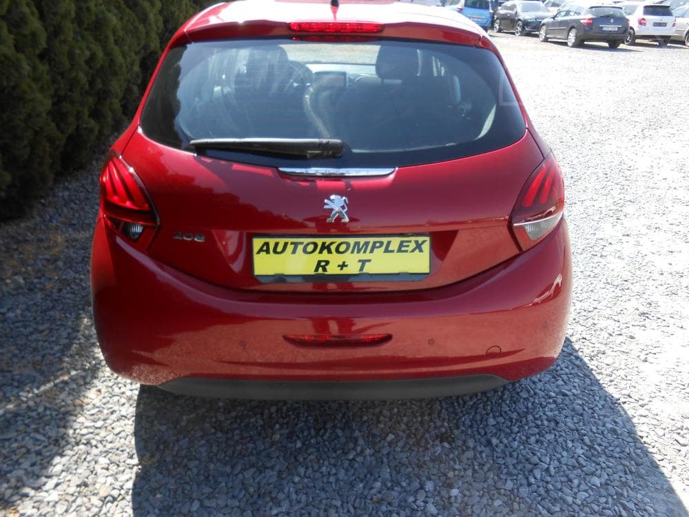2017 Peugeot 208 - 7