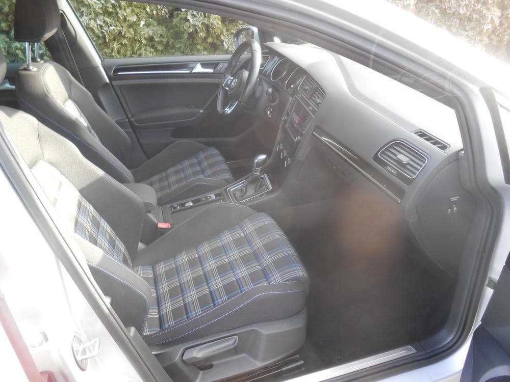 2016 Volkswagen GOLF - 9
