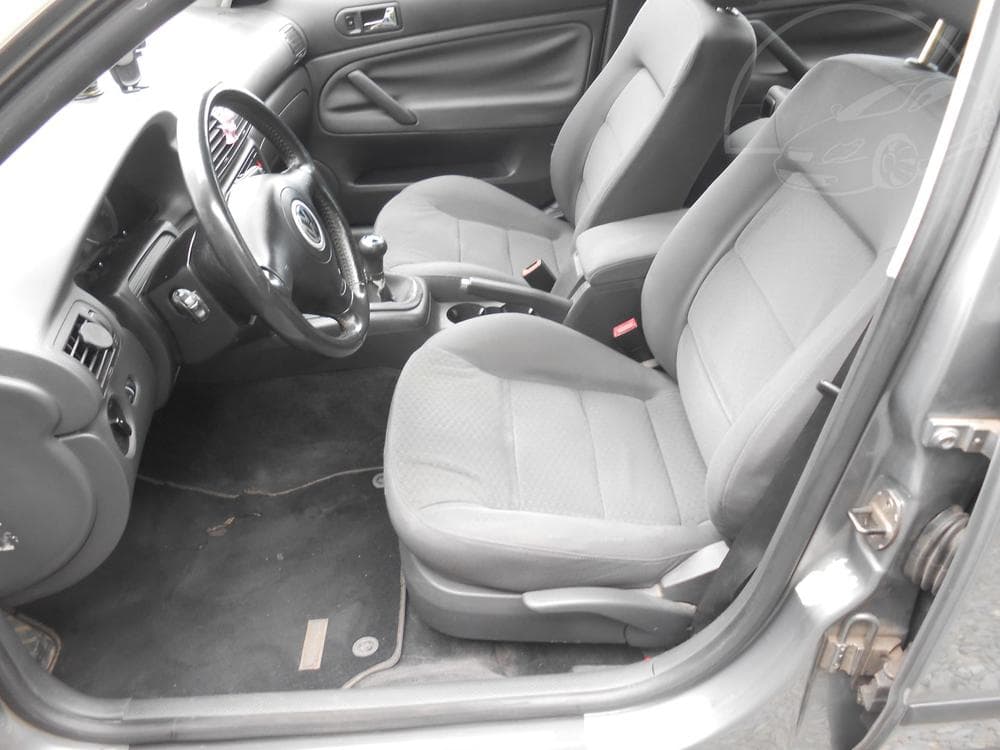 2004 Volkswagen PASSAT - 9
