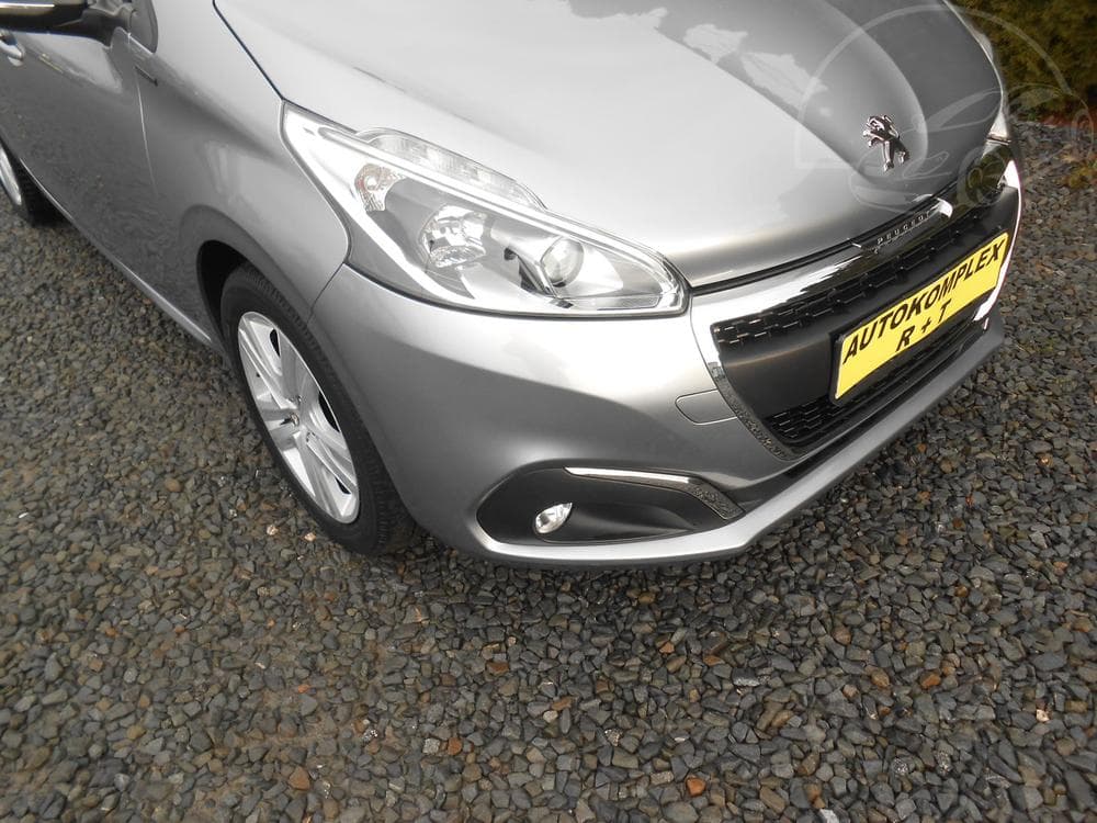 2018 Peugeot 208 - 10