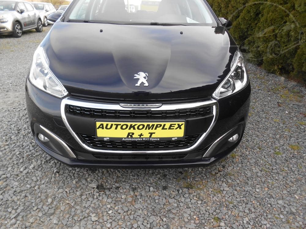 2019 Peugeot 208 - 11