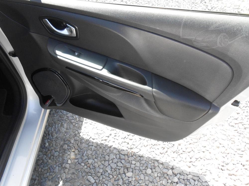 2015 Renault CLIO - 11