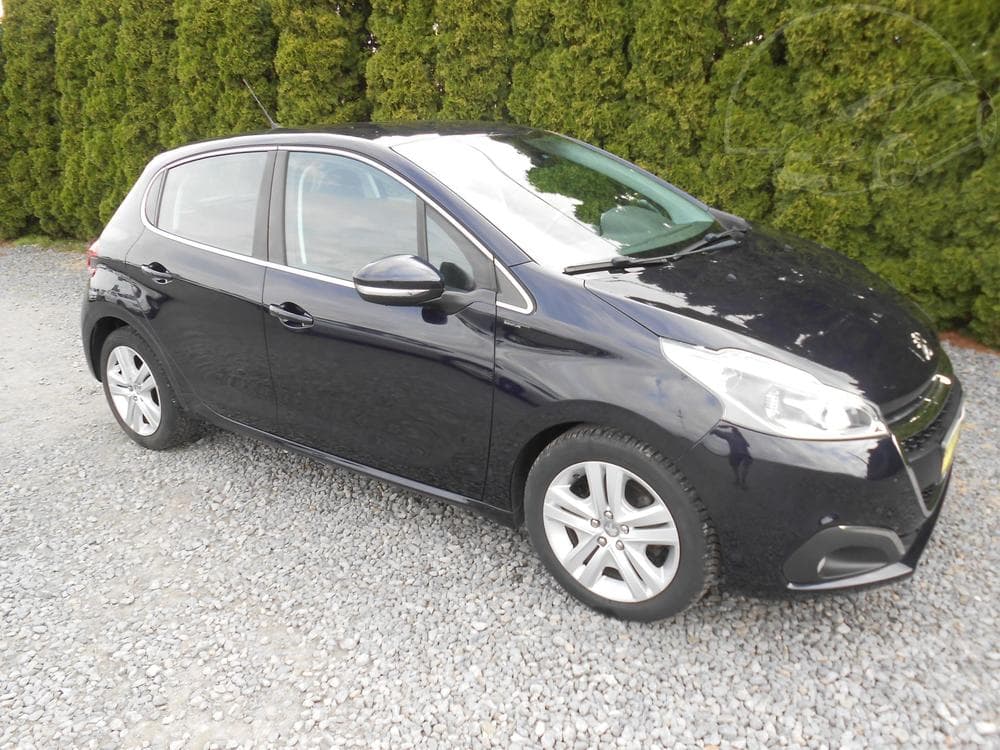 2019 Peugeot 208 - 11