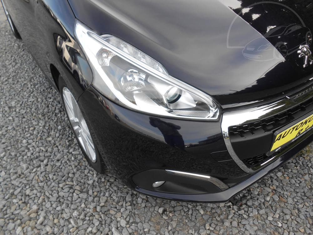 2019 Peugeot 208 - 12
