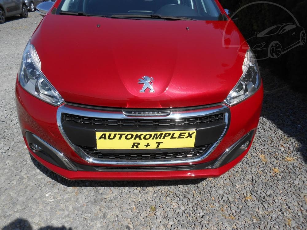 2017 Peugeot 208 - 12
