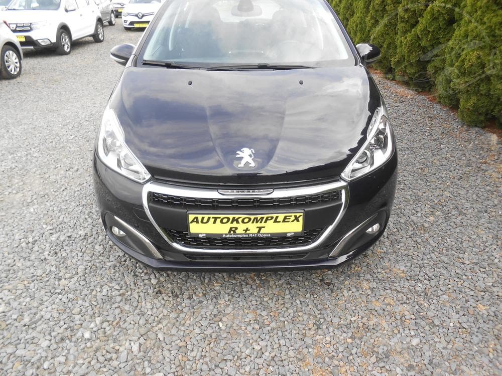 2019 Peugeot 208 - 12