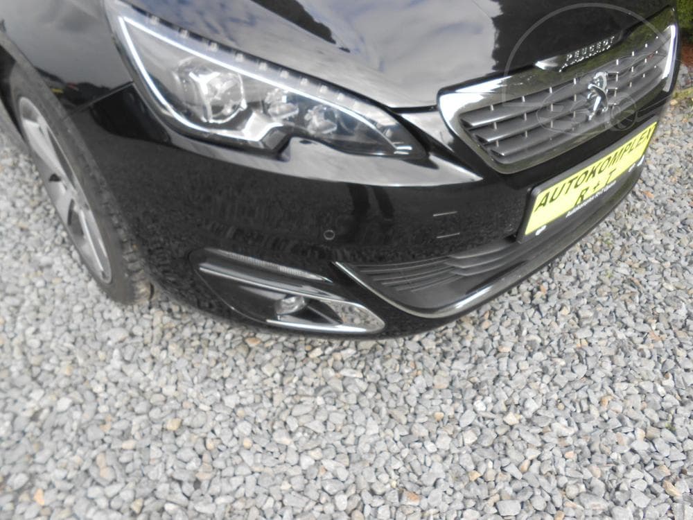 2016 Peugeot 308 - 13