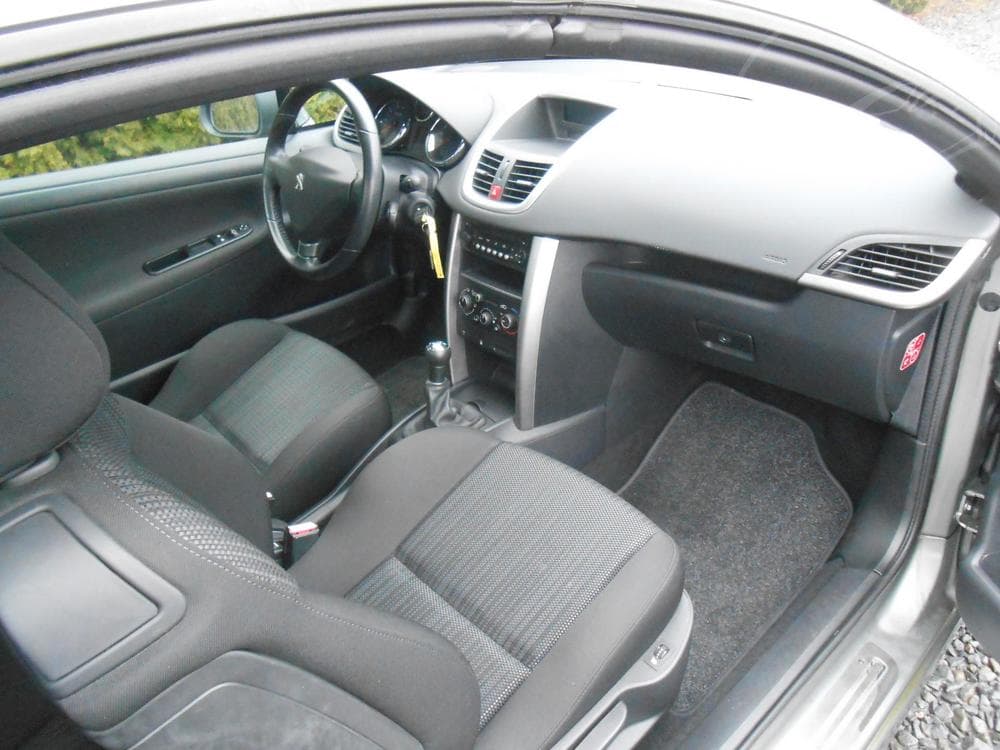 2013 Peugeot 207 - 13