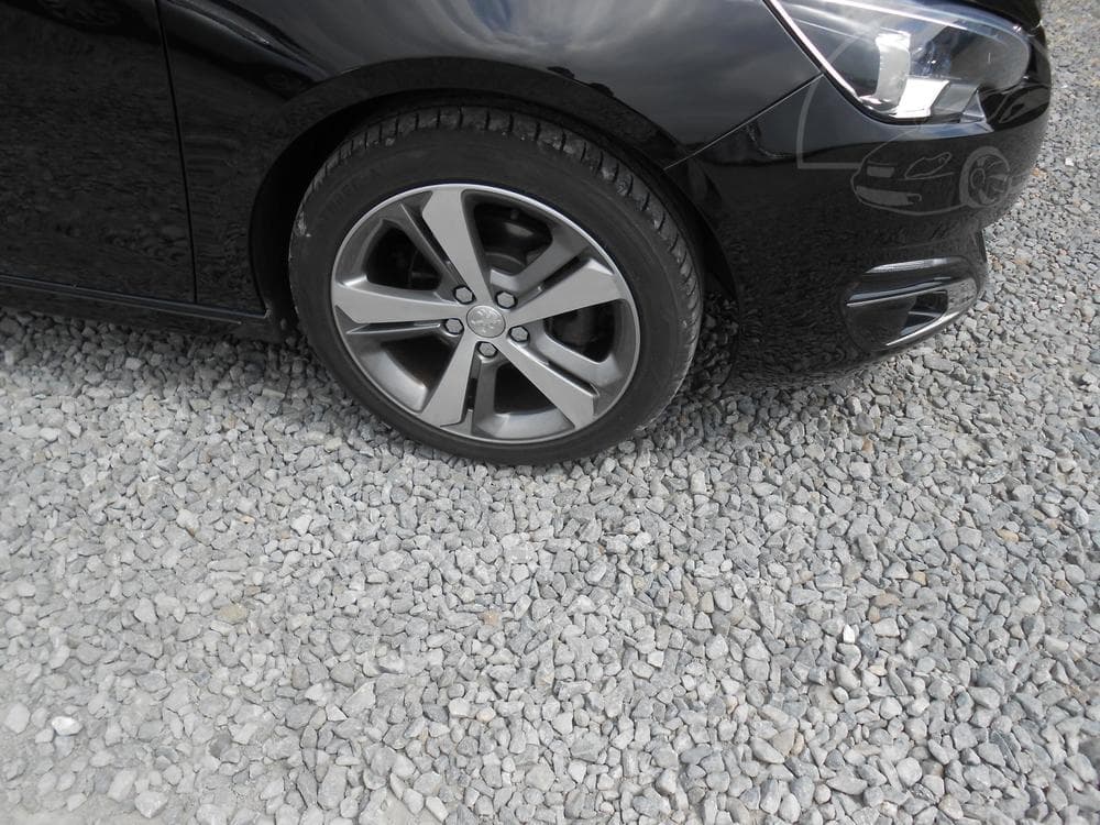 2016 Peugeot 308 - 13