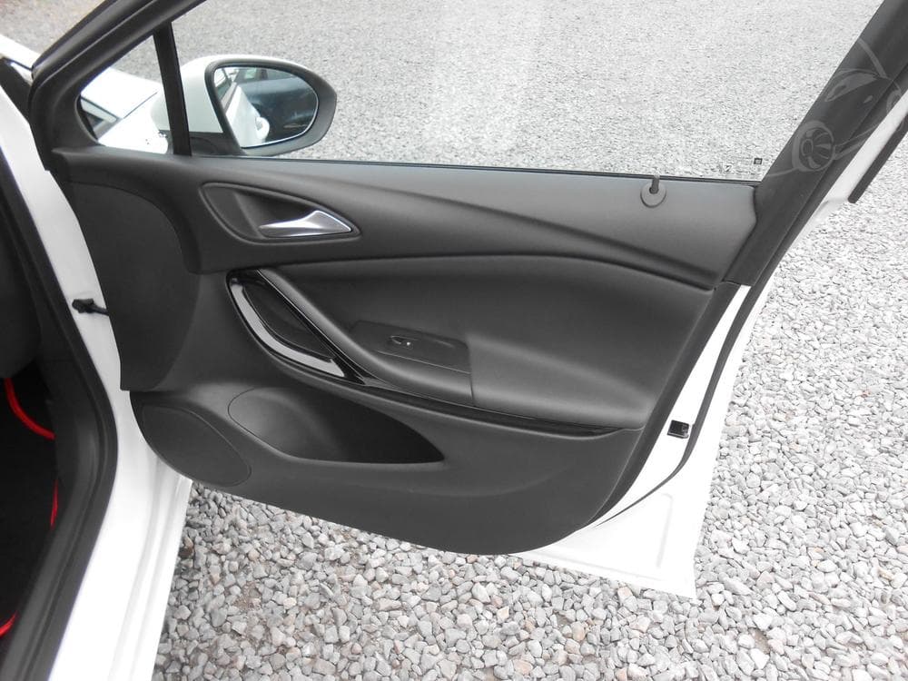 2020 Opel Astra - 14