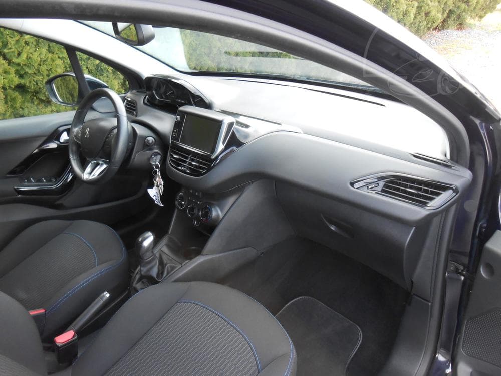 2019 Peugeot 208 - 14