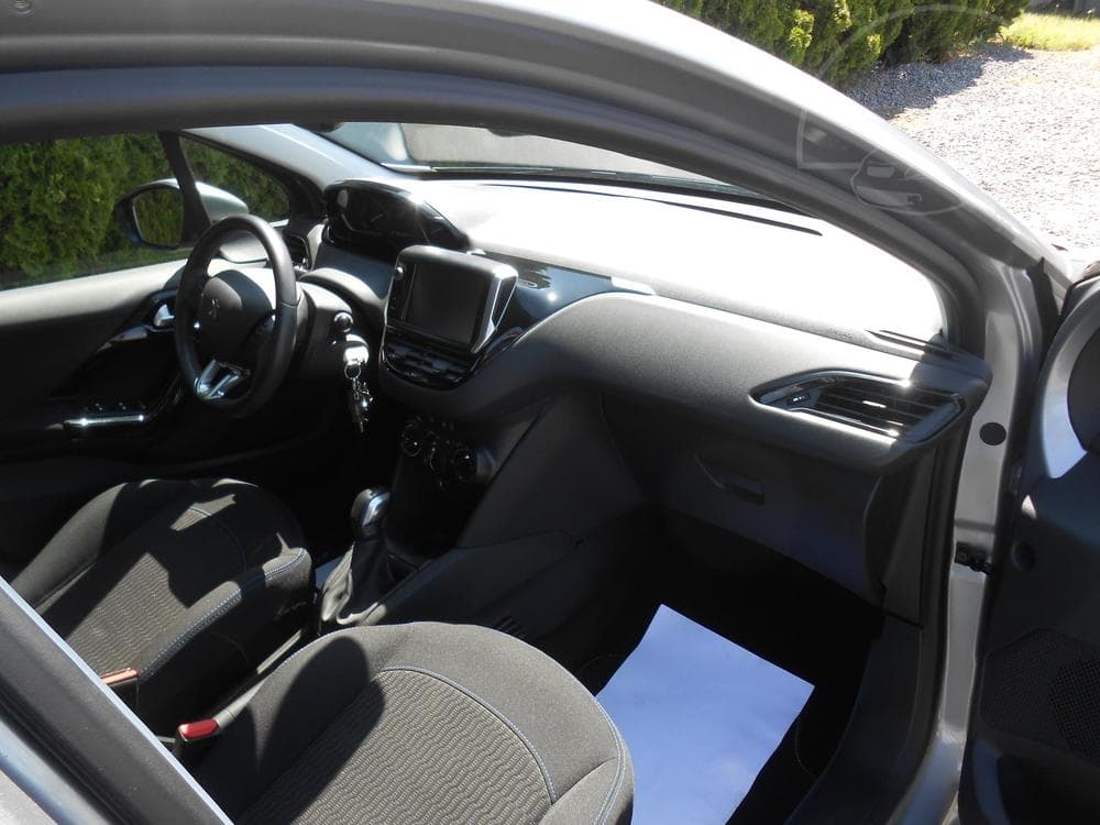 2018 Peugeot 208 - 14