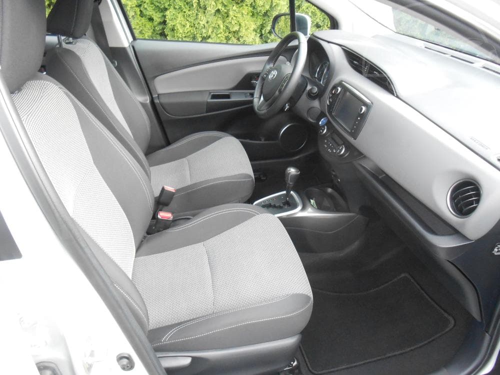 2017 Toyota YARIS - 14