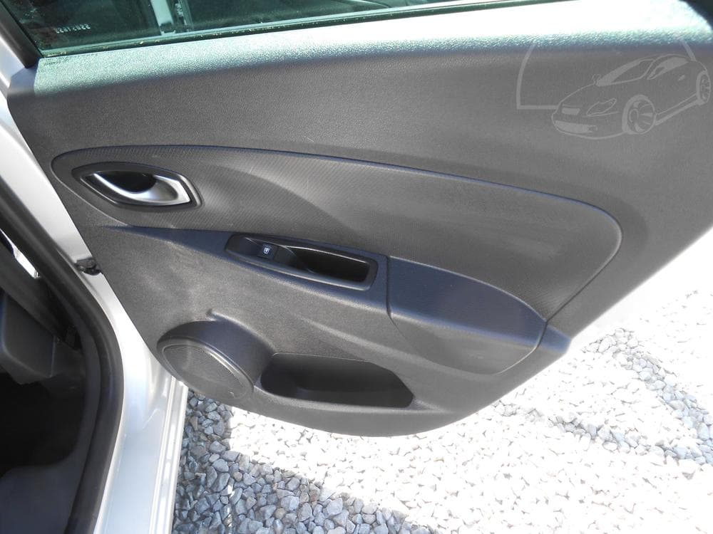 2015 Renault CLIO - 15