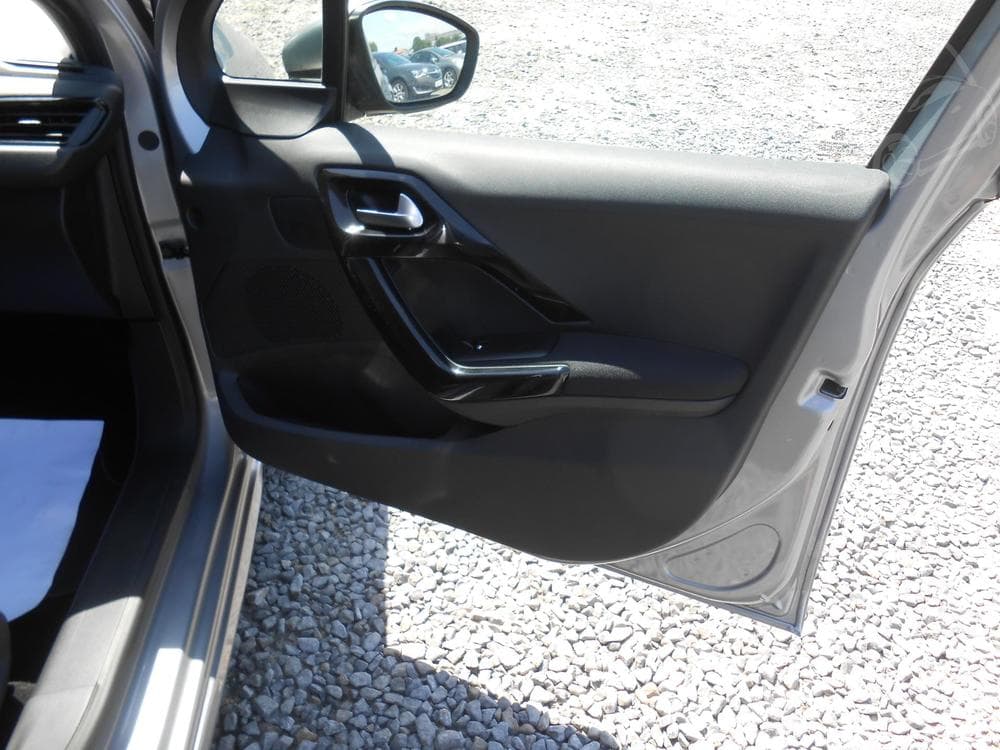 2018 Peugeot 208 - 15