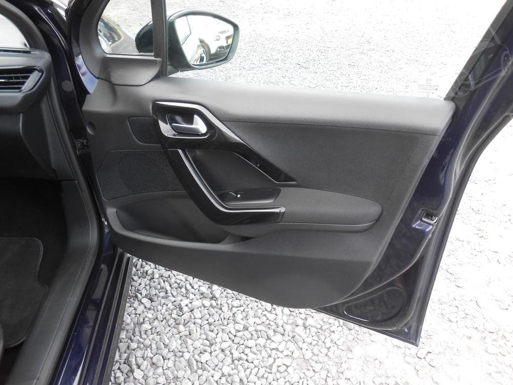 2019 Peugeot 208 - 16