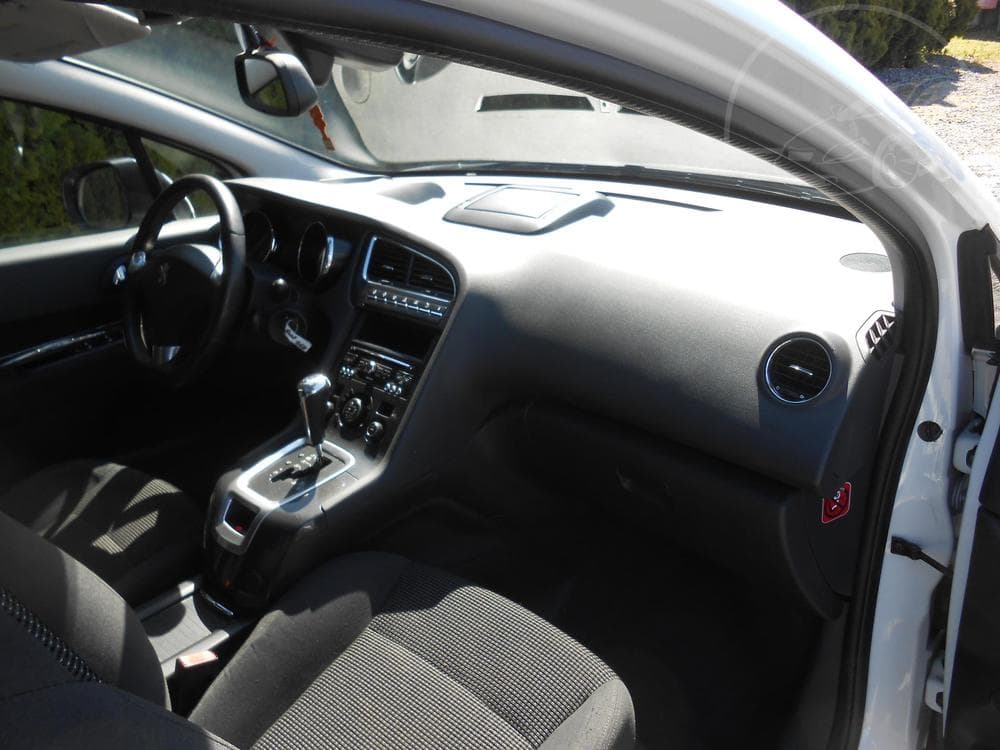 2016 Peugeot 5008 - 16