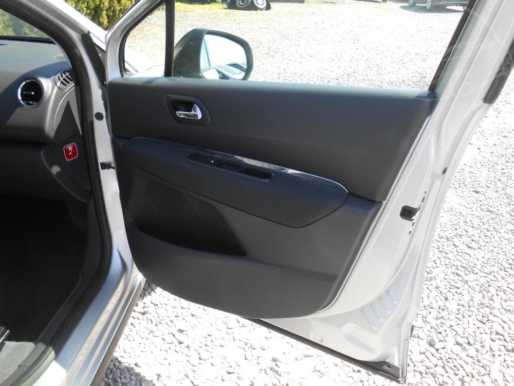 2012 Peugeot 3008 - 16