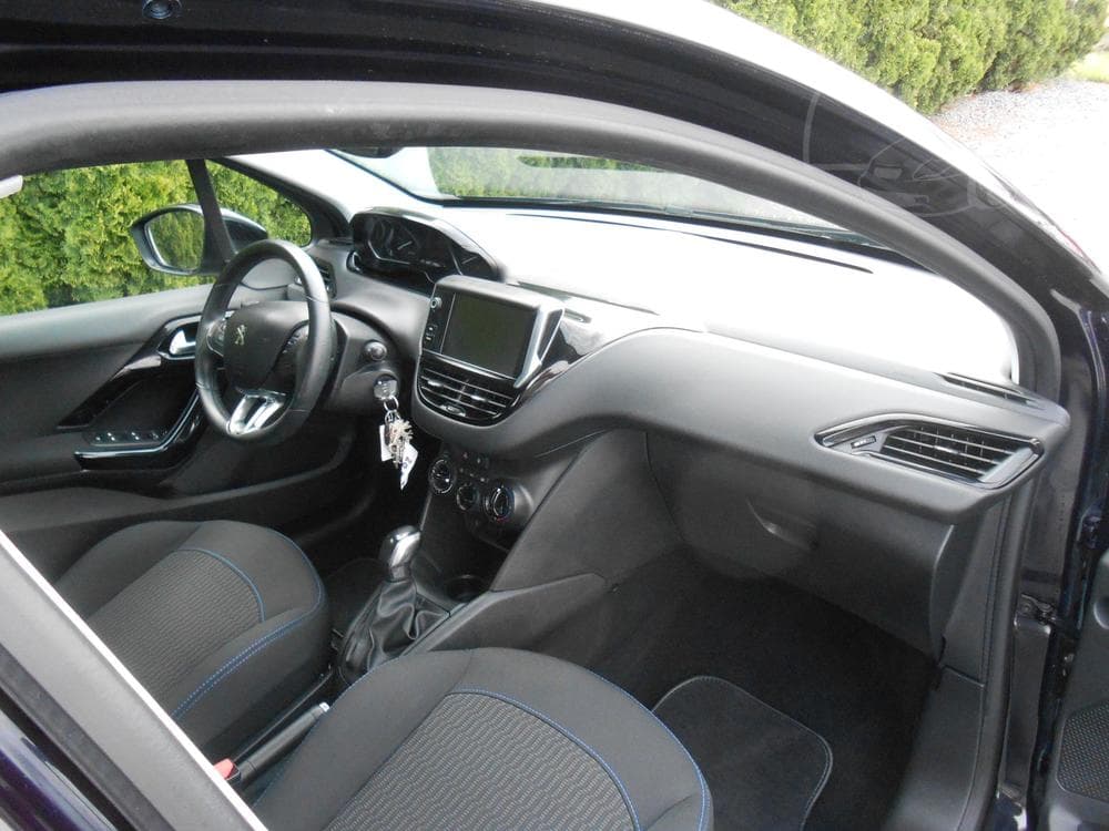 2019 Peugeot 208 - 16