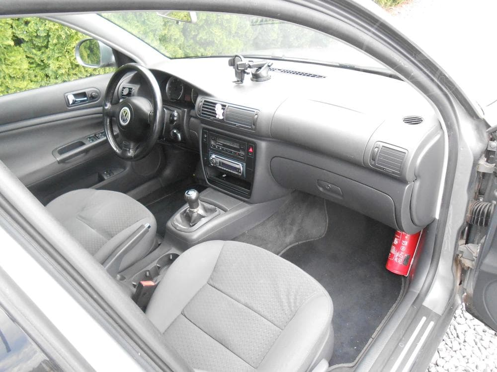 2004 Volkswagen PASSAT - 16