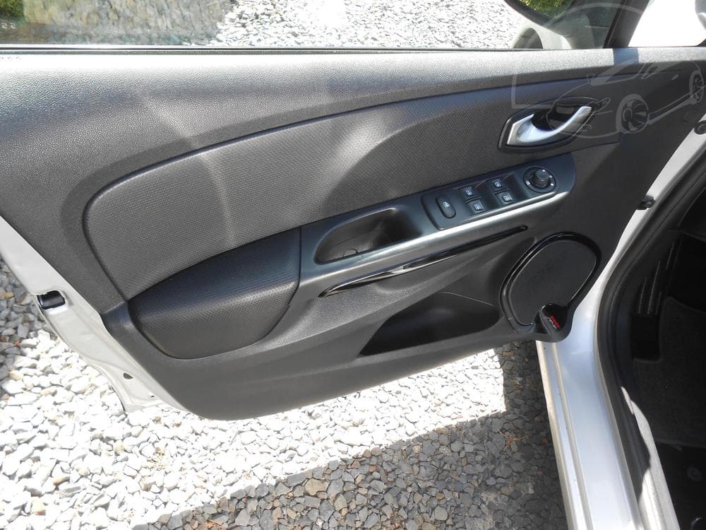 2015 Renault CLIO - 17