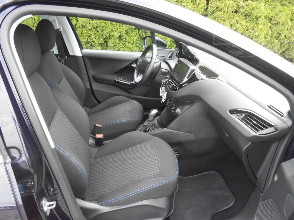 2019 Peugeot 208 - 17