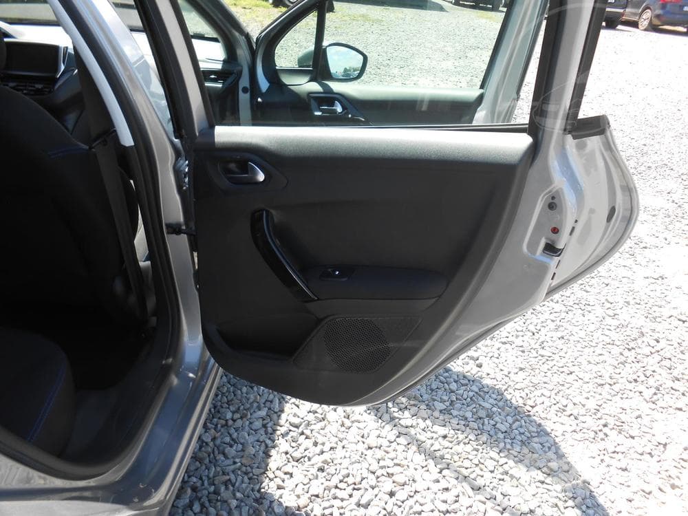 2018 Peugeot 208 - 17