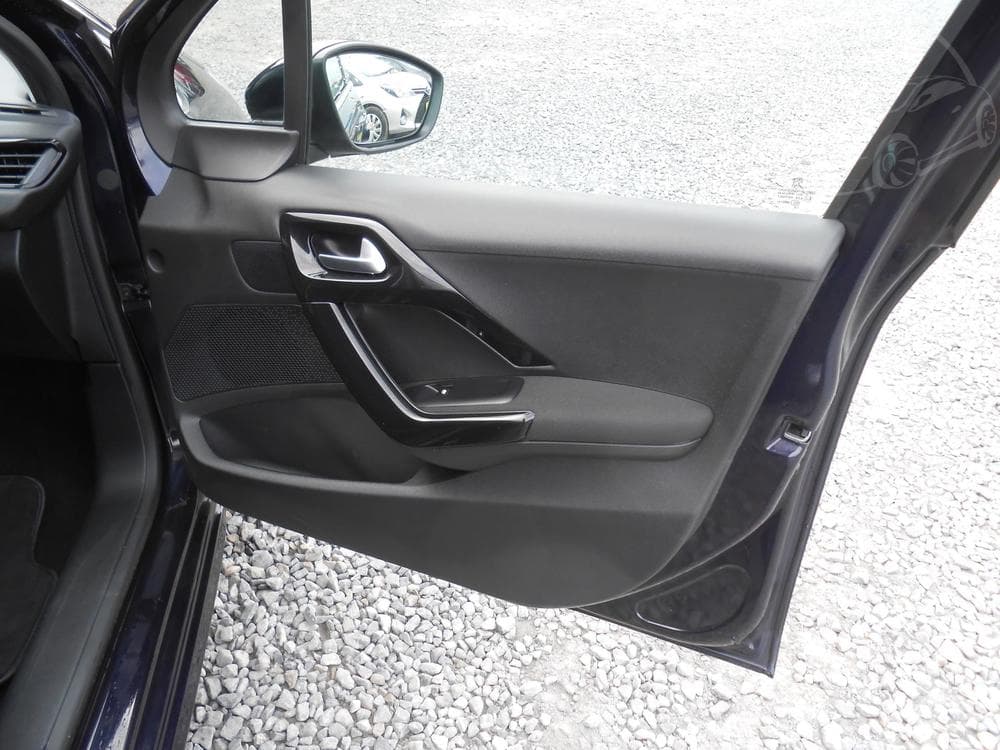 2019 Peugeot 208 - 18