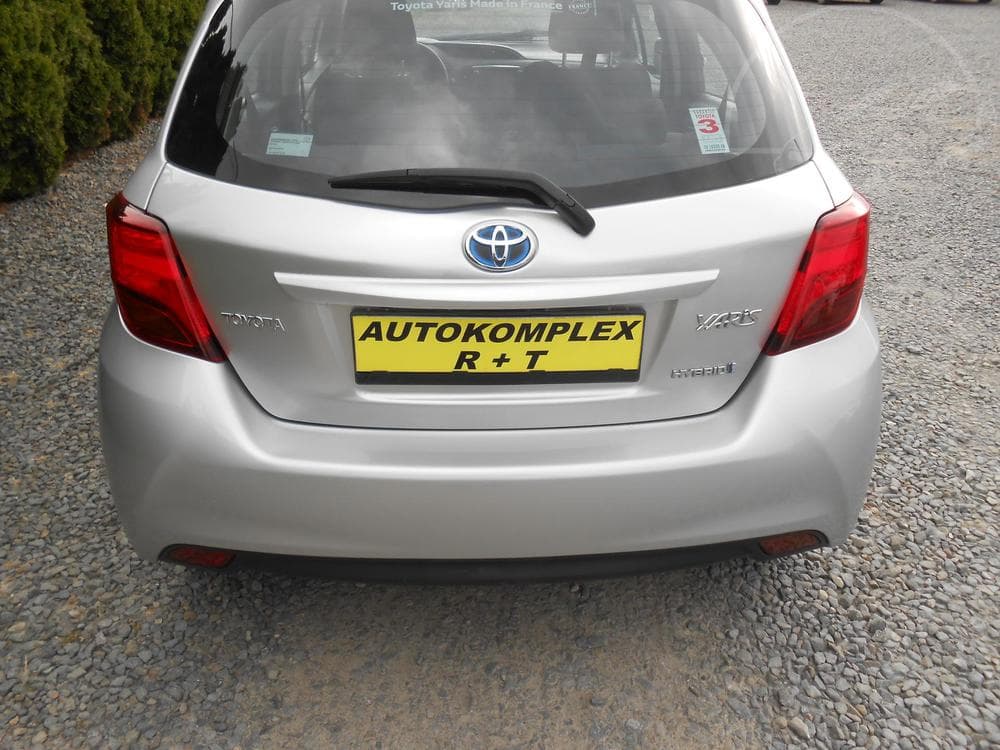 2017 Toyota YARIS - 18