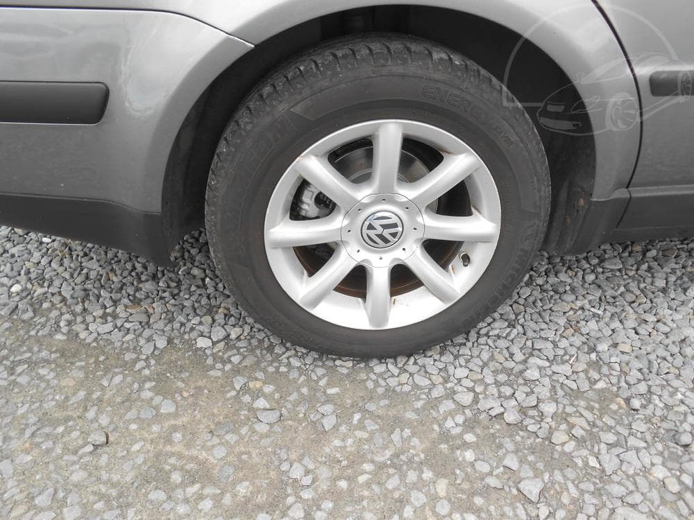 2004 Volkswagen PASSAT - 18