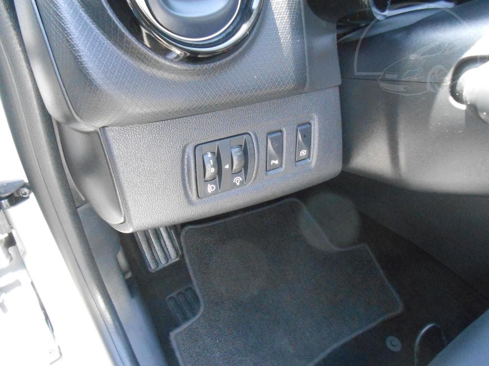2015 Renault CLIO - 19