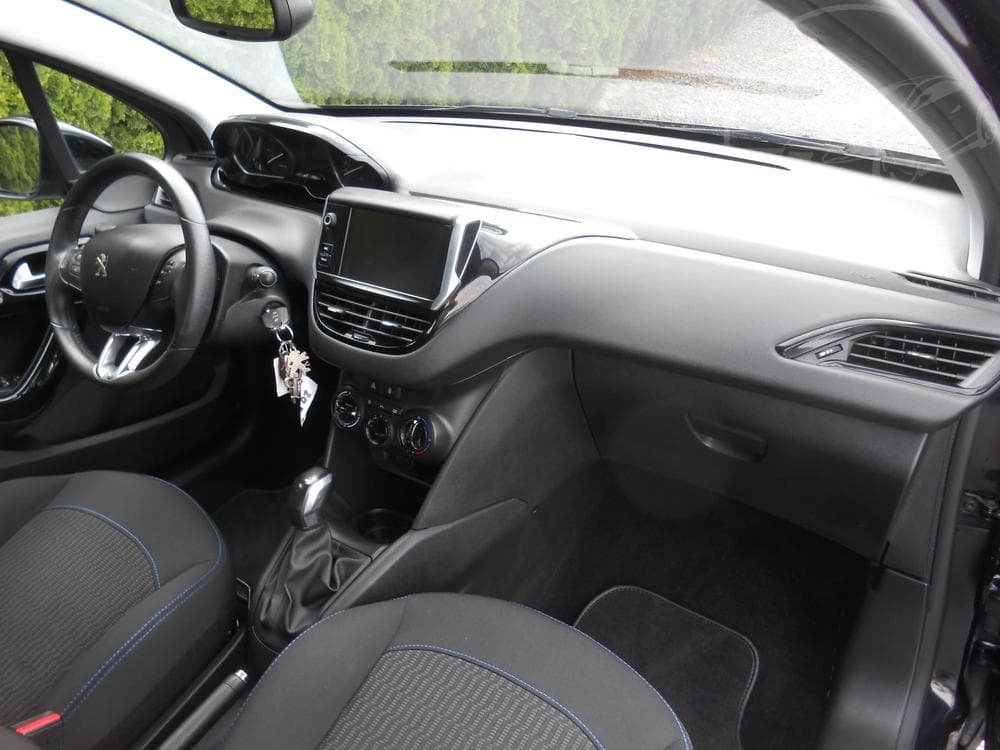 2019 Peugeot 208 - 19