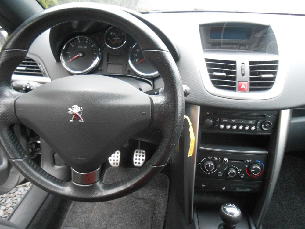 2013 Peugeot 207 - 20