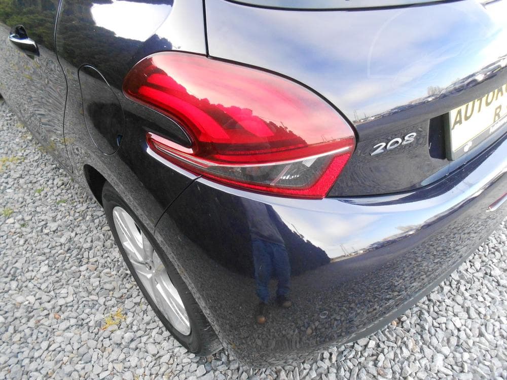 2019 Peugeot 208 - 20