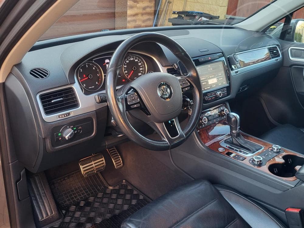 2013 Volkswagen TOUAREG - 11