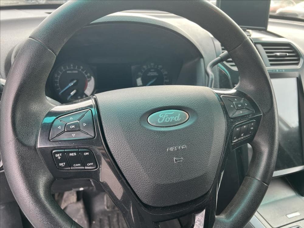2016 Ford Explorer - 11