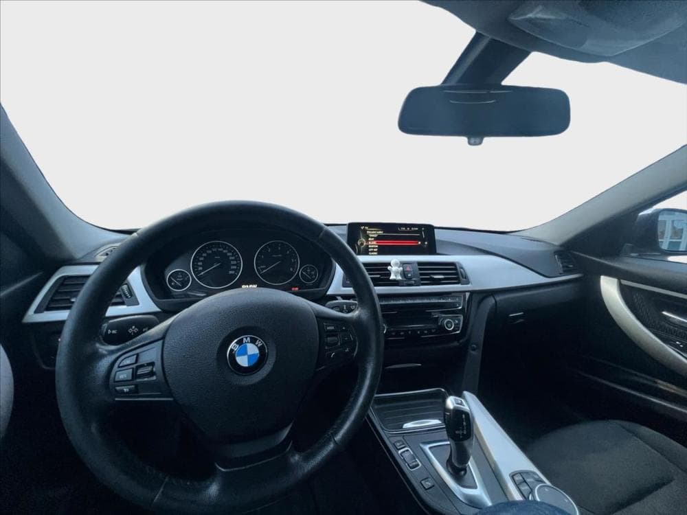 2016 BMW 3-Series - 12