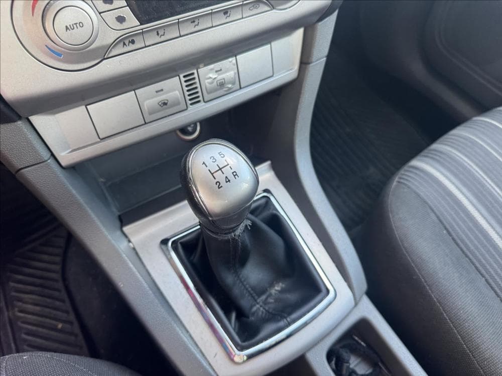 2008 Ford FOCUS - 12