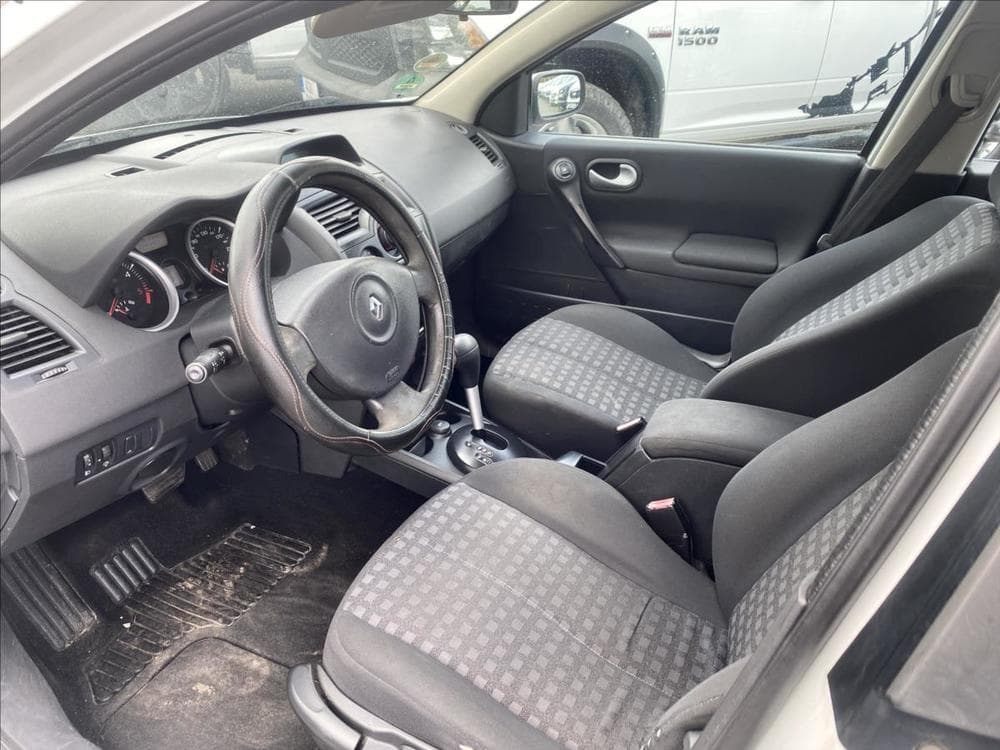 2008 Renault MEGANE - 12