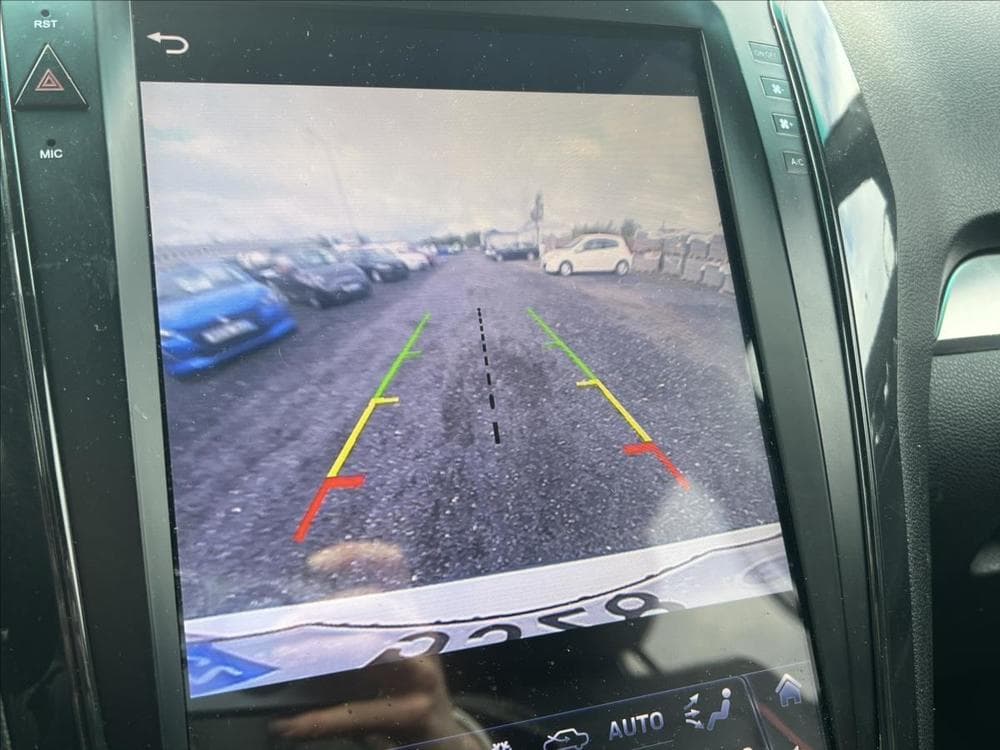 2016 Ford Explorer - 14