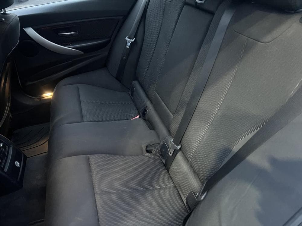 2016 BMW 3-Series - 19