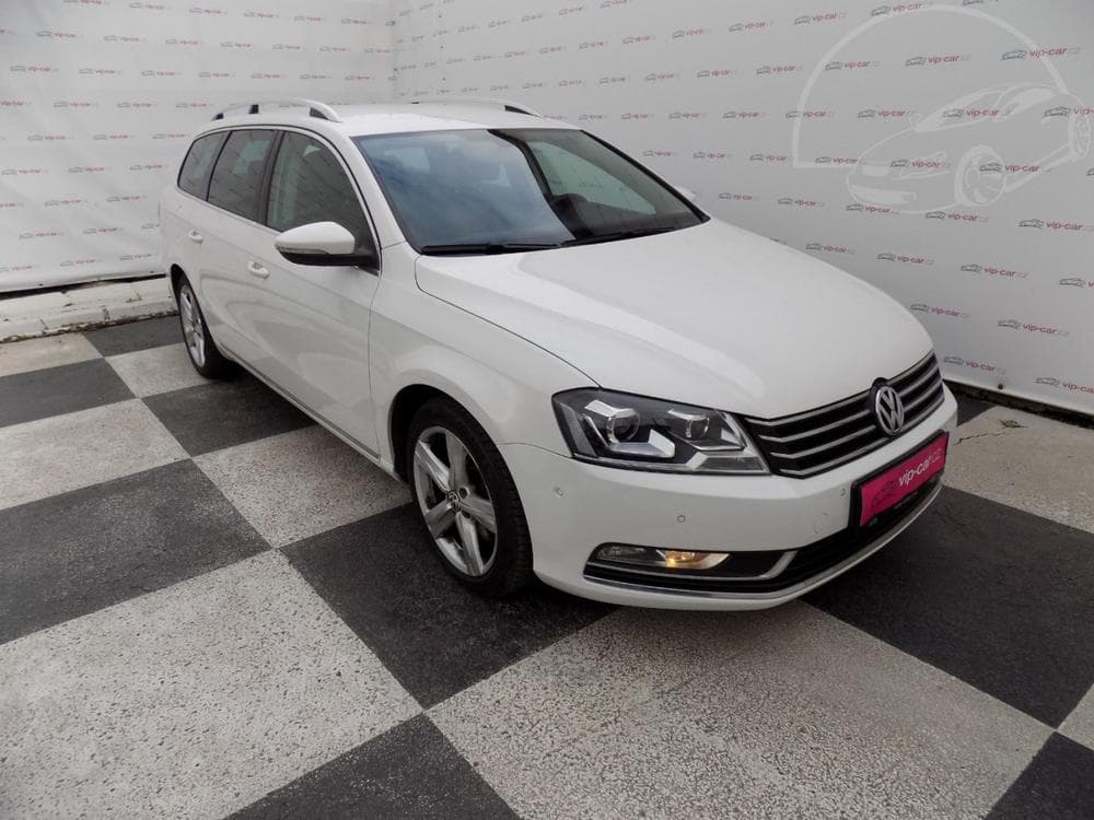 2011 Volkswagen PASSAT - 4