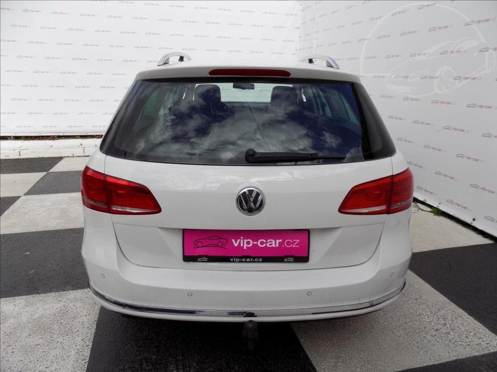 2011 Volkswagen PASSAT - 7