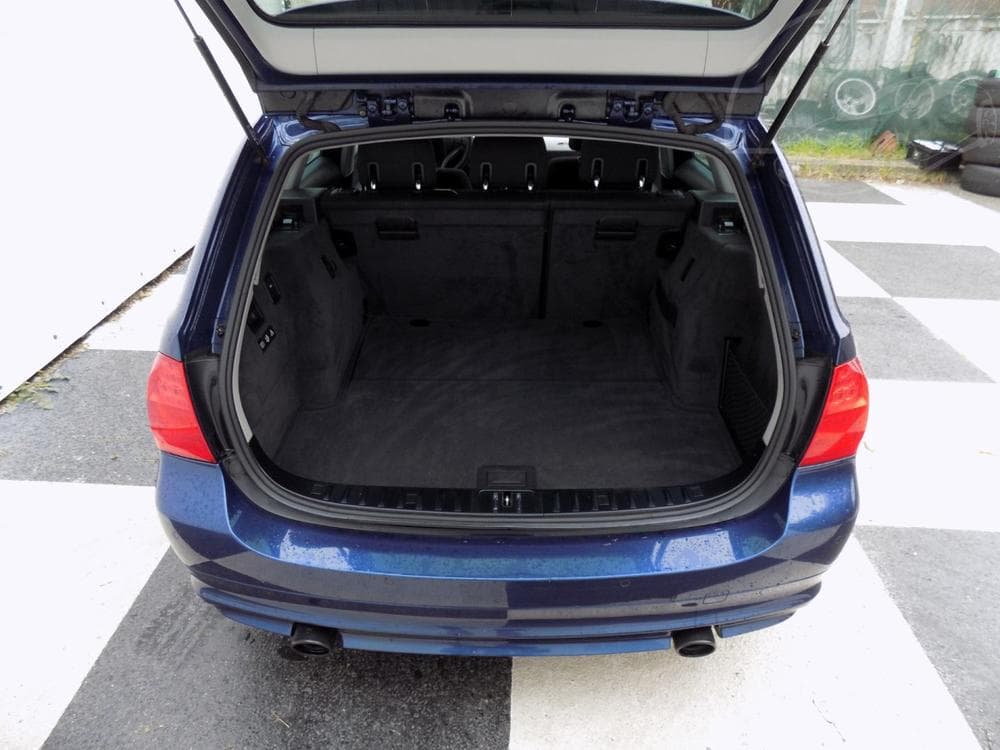 2010 BMW 3-Series - 8